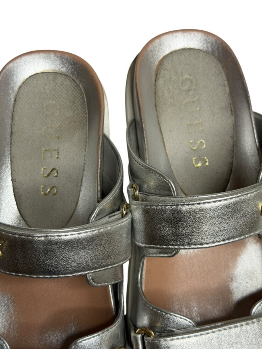Guess Fabulon Sandals Shoes Faux Leather Slip On Women Metallic Silver 8.5 - Picture 5 of 12